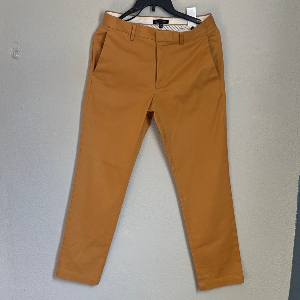 Banana Republic Men's Khaki Chinos